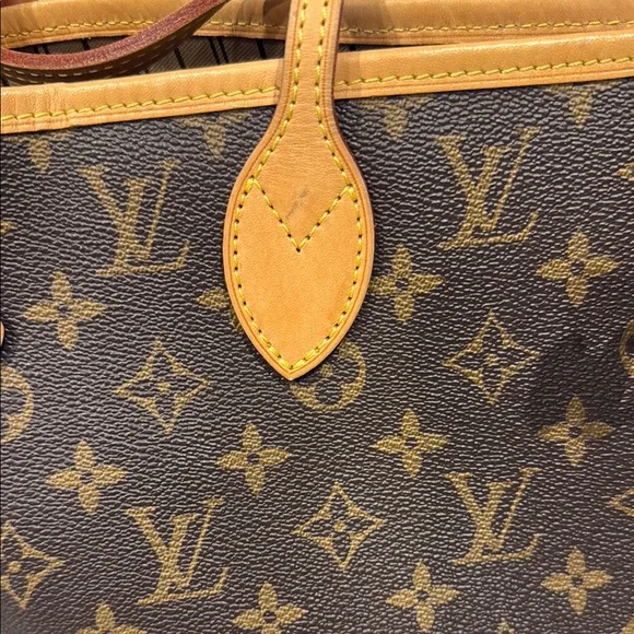 Louis Vuitton Neverfull Tote Bag MM - Picture 10 of 11
